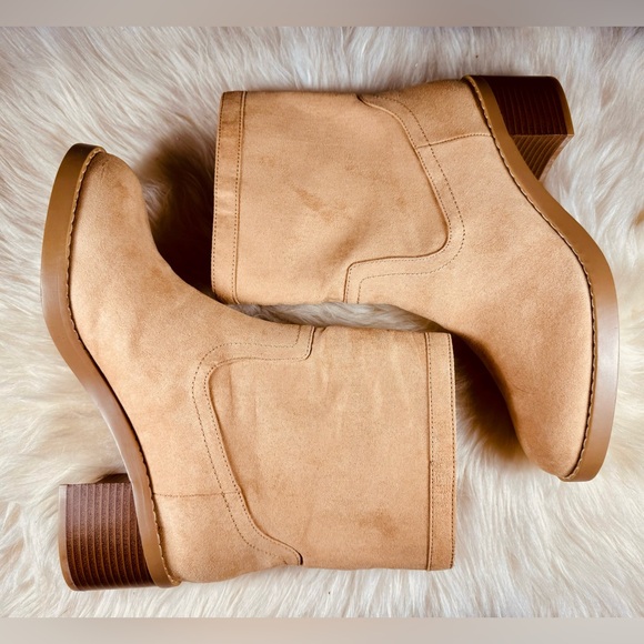 NWOT LOFT Vegan Microsuede Booties with wooden heel - Picture 7 of 10